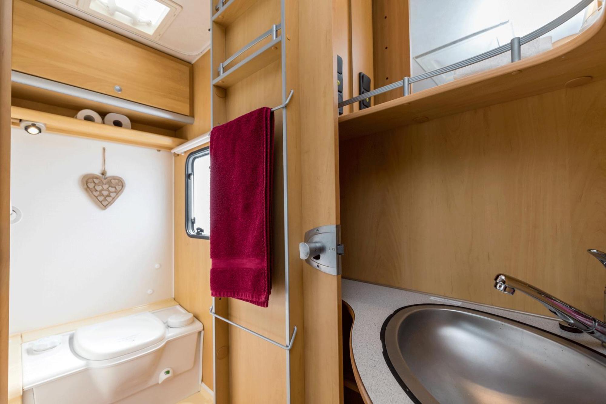 Cosy Caravan On Luxury Campsite Hulme End 외부 사진